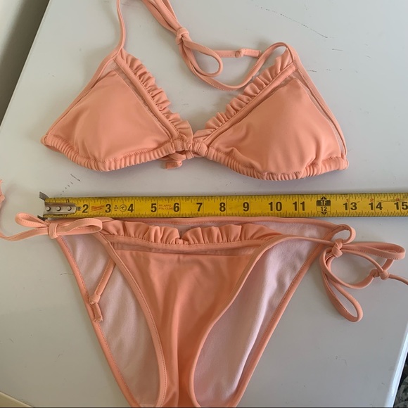 VS Cute ruffle string bikini - Picture 2 of 3